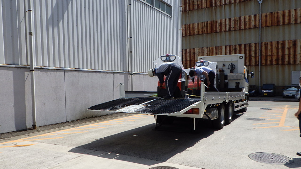 Delivery of 3 Toyota L&F mini-movers